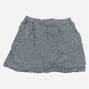 H&M Divided Black & White Floral Mini Skirt size 8